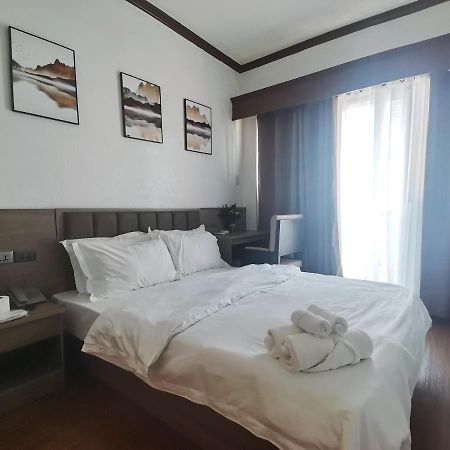 Aparthotel Passion Makati Makati City Zewnętrze zdjęcie